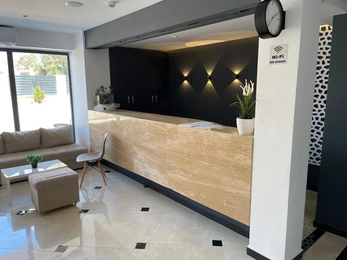 Aparthotel Grand Agia Triada