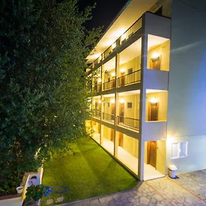 Otel Maria, Possidi