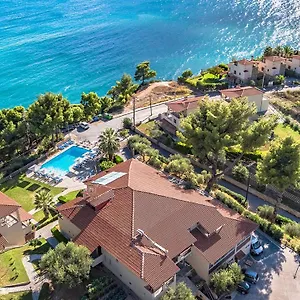 Otel Thea, Possidi